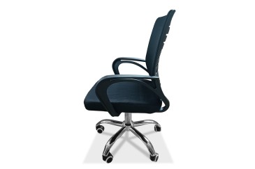 Sillón de oficina ergonómica con patas metálicas cromadas