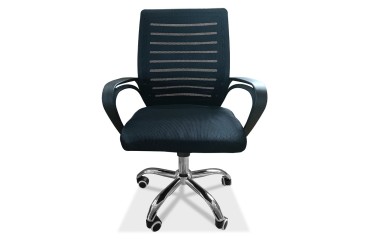 Sillón de oficina ergonómica con patas metálicas cromadas