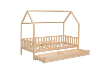 Original cama infantil de color roble con forma de cabaña