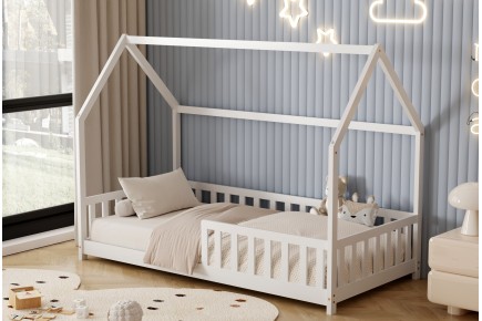 Original cama infantil de color blanco con forma de cabaña