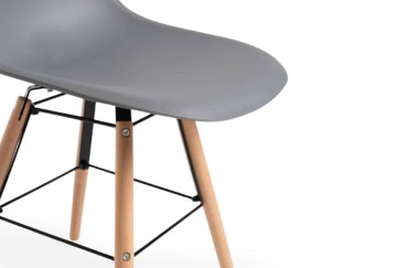 Conjunto de 4 cadeiras de design na cor cinzenta