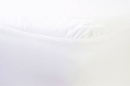Protector de colchón Rizo de 135 cm  de ancho y 32 cm de altura