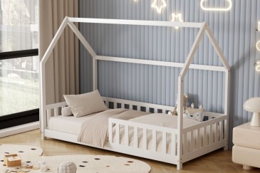 Original cama infantil de cor branca em forma de cabana